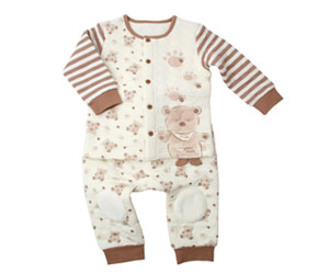 The A-line top is such a dress as it is slightly long, and pants are made of soft 30-su single silke...